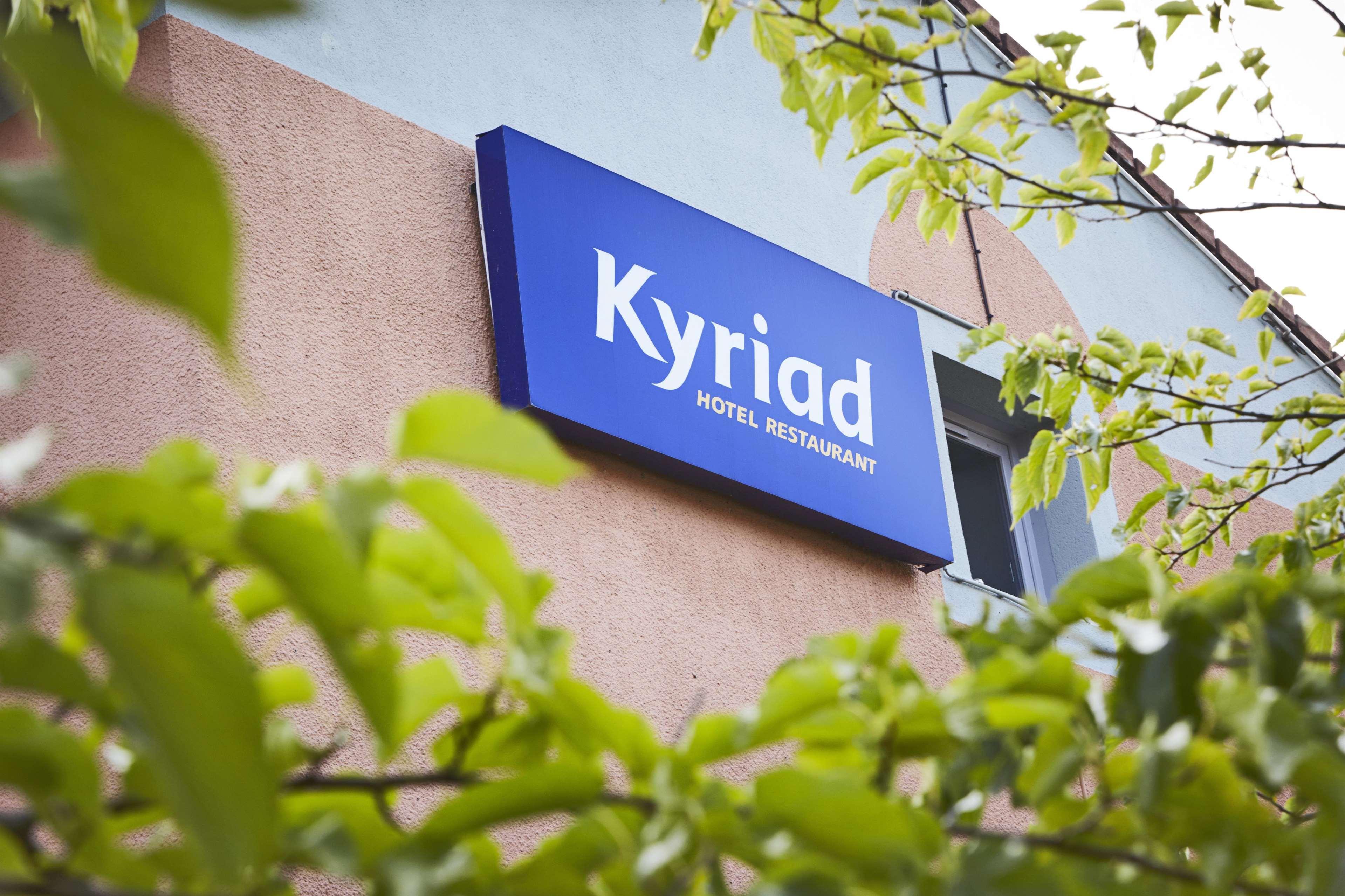 Kyriad Lyon Sud - Saint Genis Laval Exterior photo